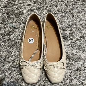 Classic quilted flats .. perfect casual/dress attire ..